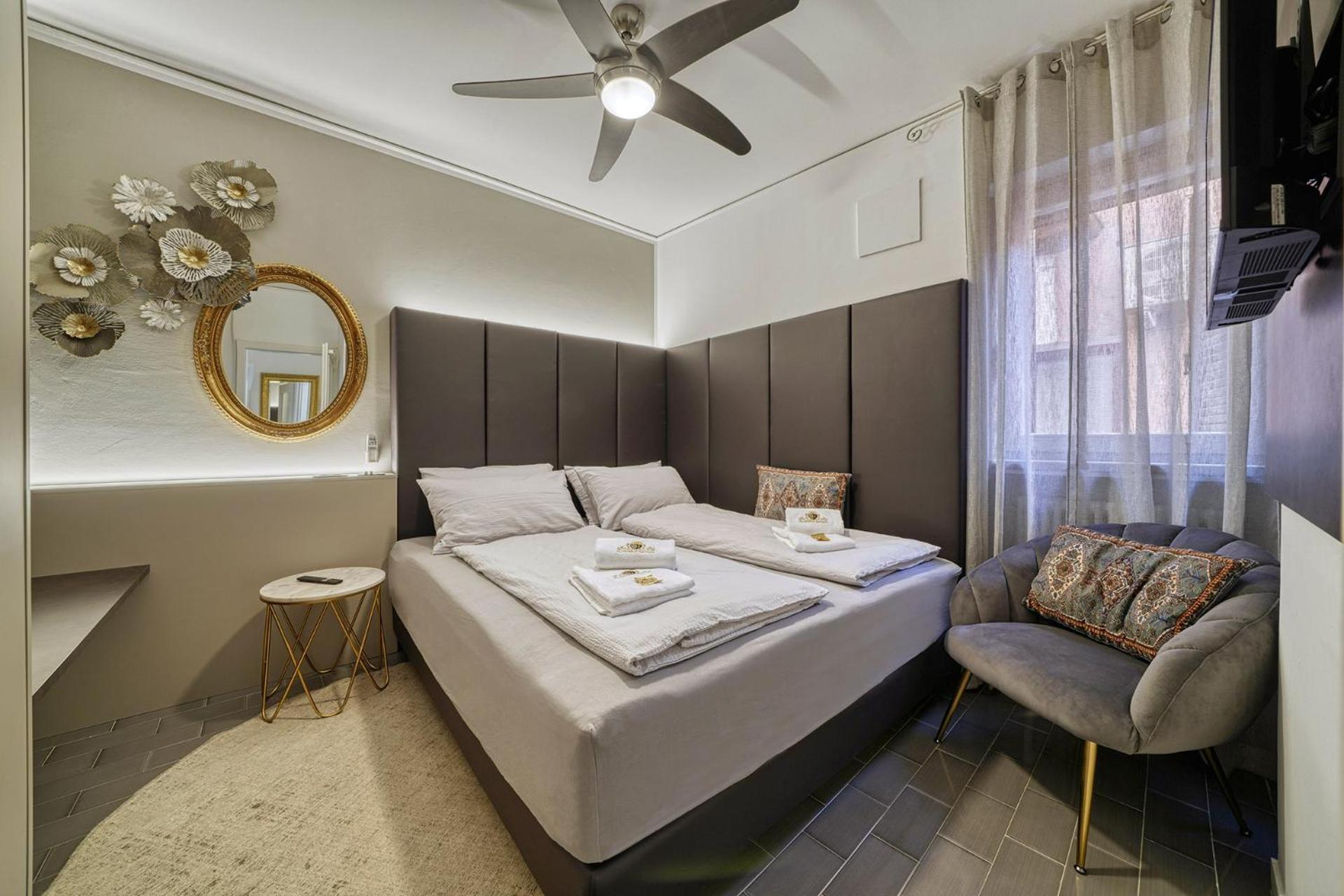 City Central Apartment Romantic Lakefront Balcony - Malcesine - Porto Vecchio 11 Exterior photo