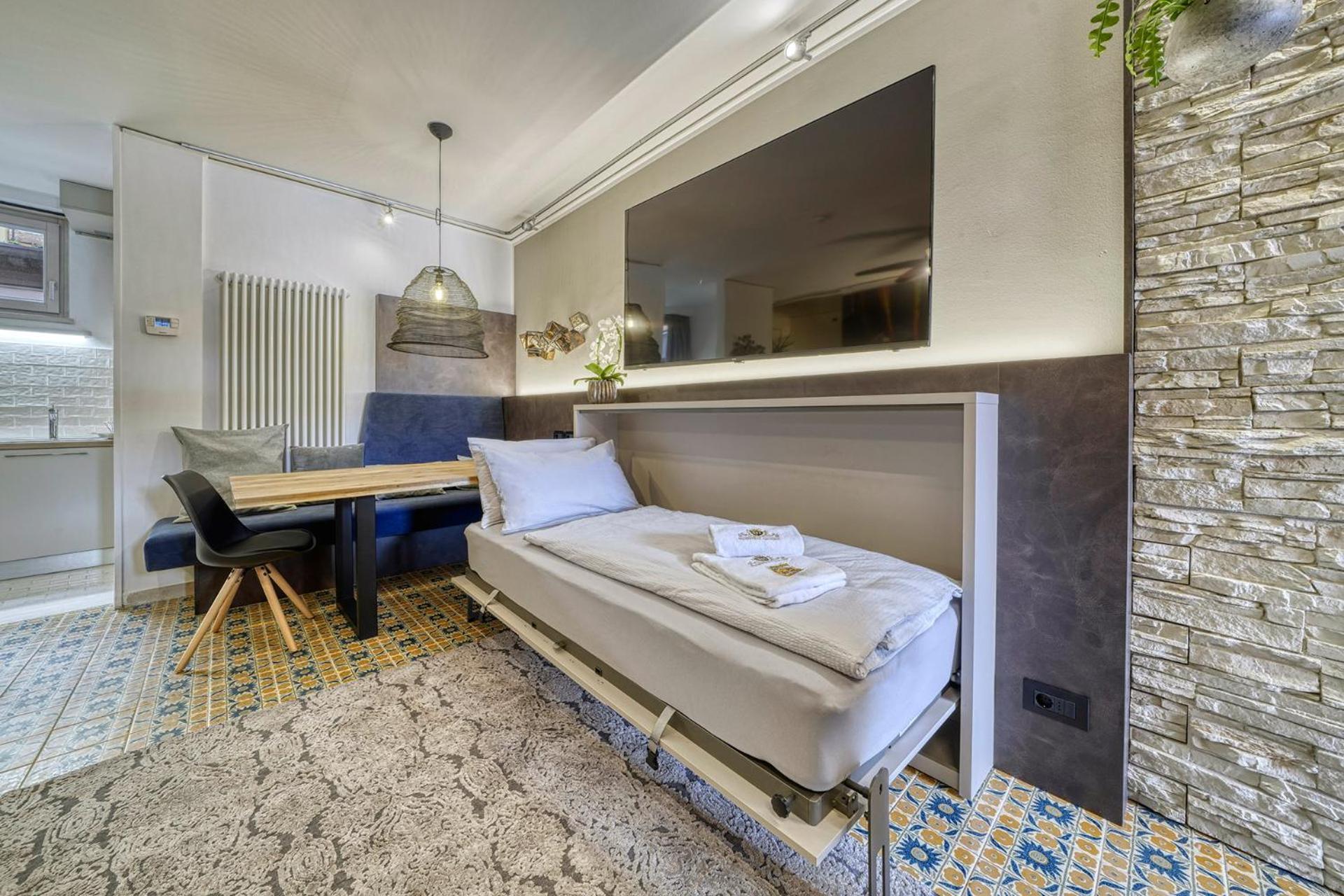 City Central Apartment Romantic Lakefront Balcony - Malcesine - Porto Vecchio 11 Exterior photo